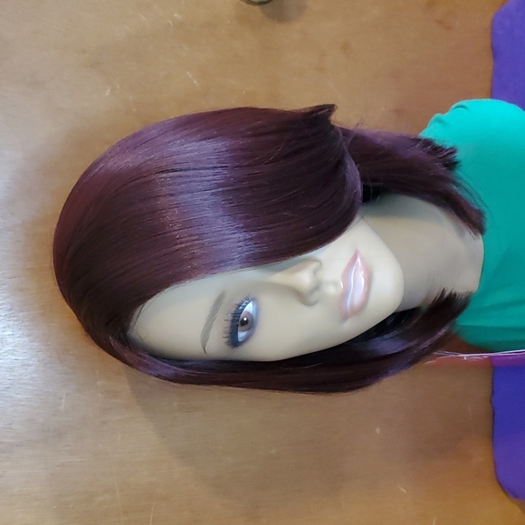 Burgundy Side-Part Bob Wig - Picture 2 of 4